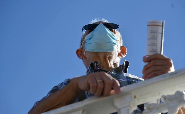 La asociación española de fabricantes de mascarillas advierte del auge de modelos no homologados