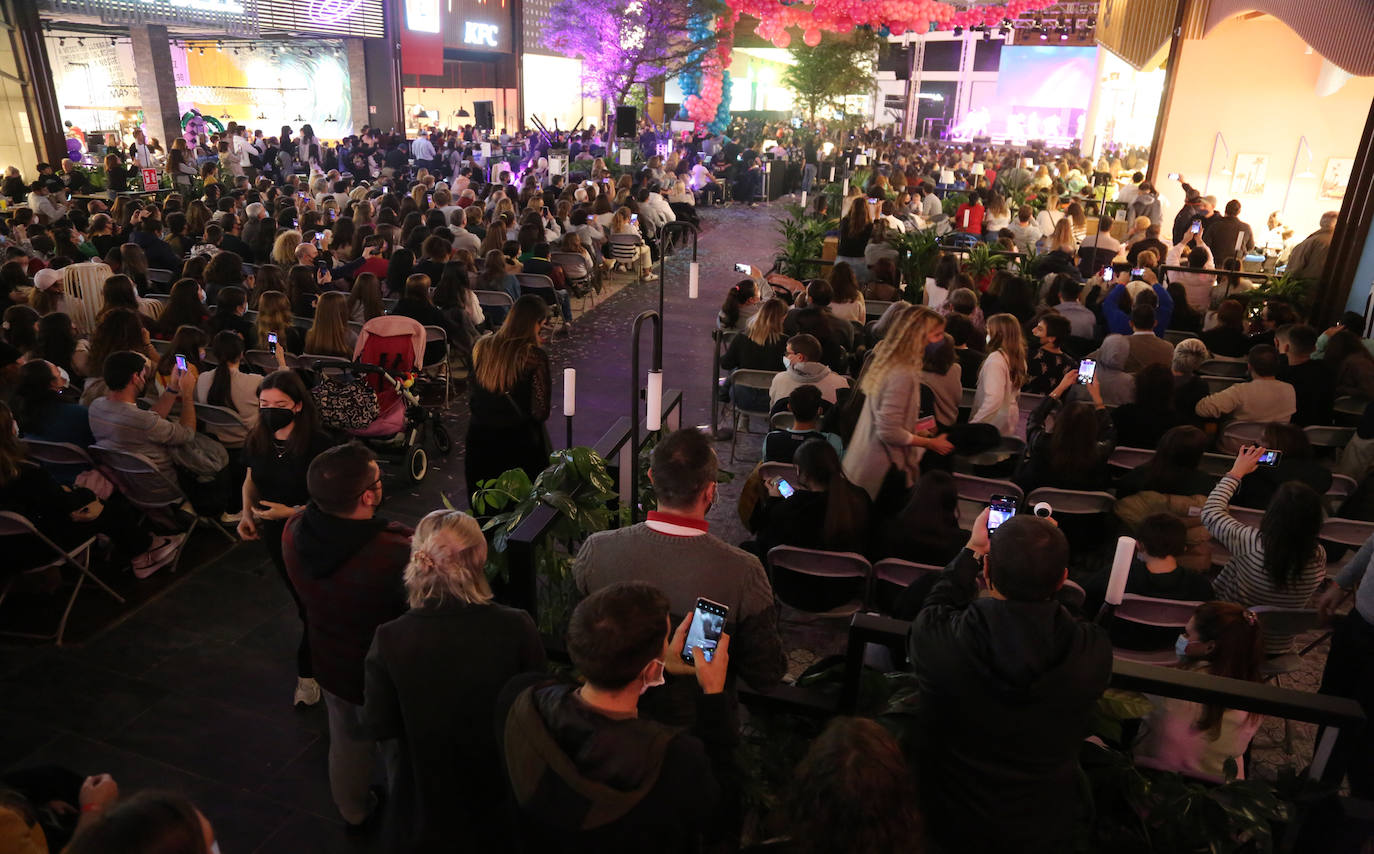 Actuación de Ana Mena en el nuevo Garbera