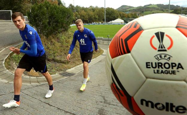 Última sesión con Igor Zubeldia y petos de Europa League