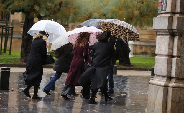 Las precipitaciones complican la circulación en Gipuzkoa