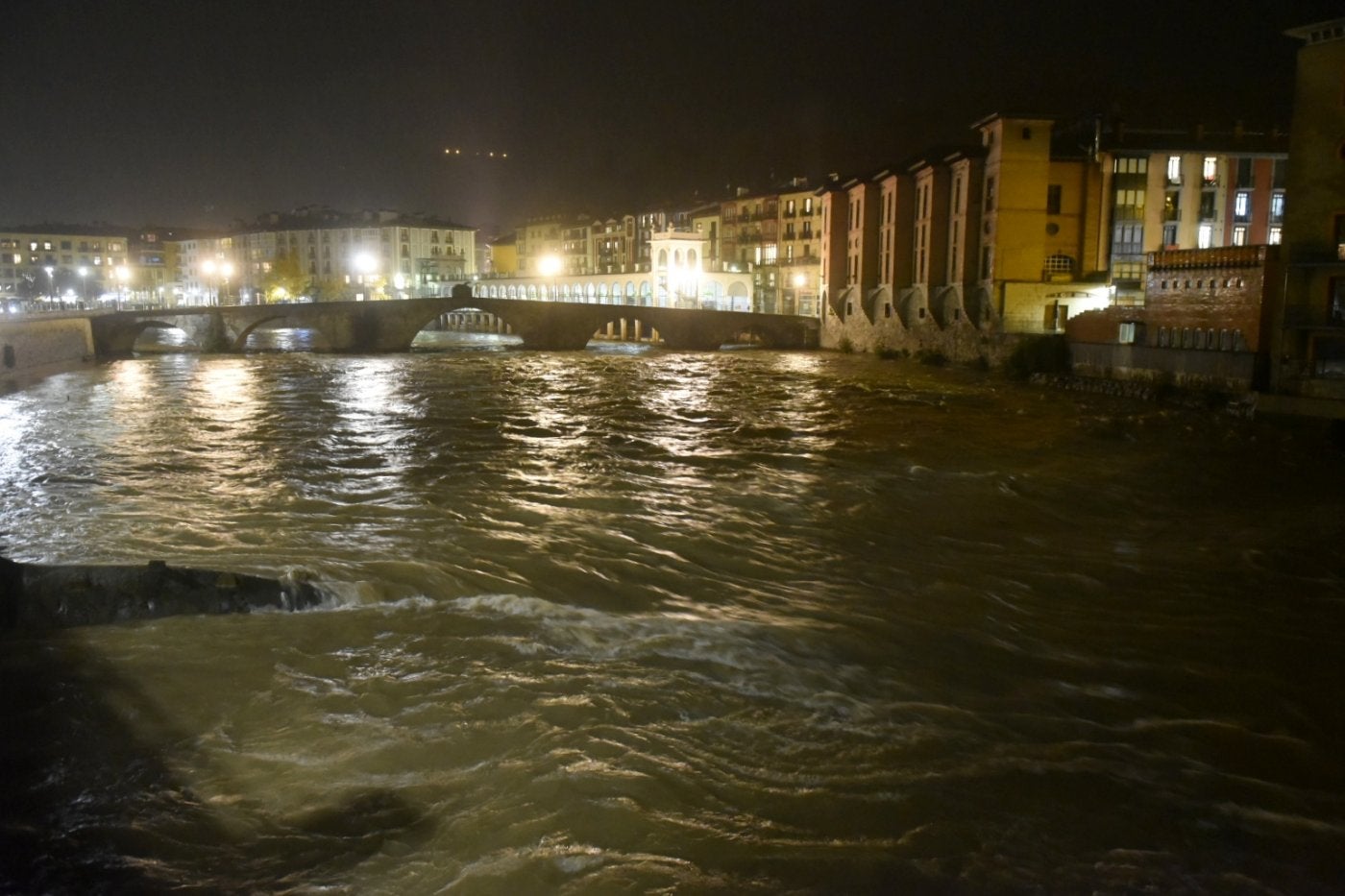 La lluvia y el deshielo amenazan con desbordar los ríos
