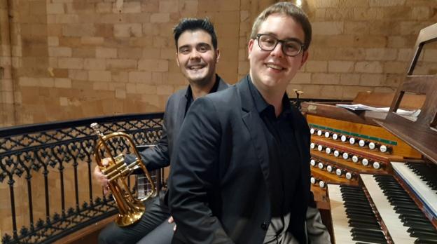 Cita de órgano y trompeta en Santa María