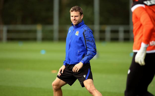 Asier Illarramendi aún «no está del todo bien» y «cuidamos al máximo» a Igor Zubeldia