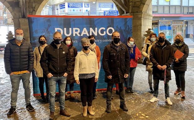 Durangoko Azoka barruan zein kanpoan «arduraz» aritzeko deia