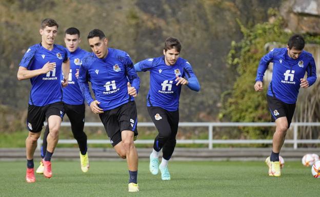 Roberto López, Nais, Lobete y Turrientes, con el primer equipo