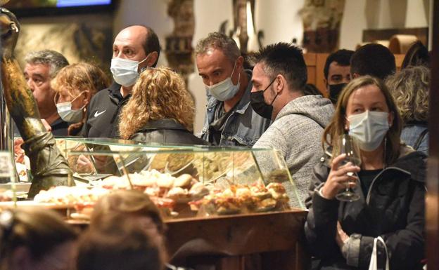 La activación de la emergencia sanitaria pone en guardia al sector turístico de Gipuzkoa en vísperas del puente