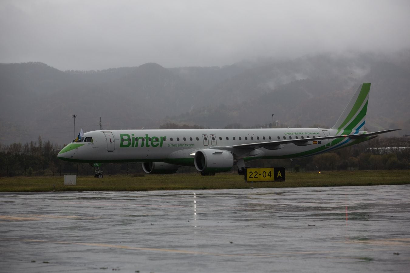Binter ya conecta Canarias con el aeropuerto de Donostia