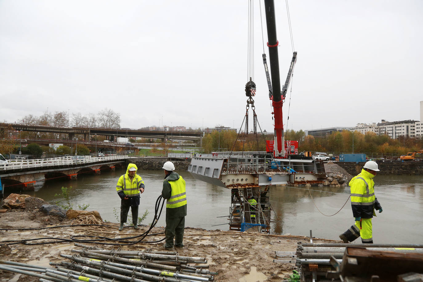 El puente de Astiñene toma forma