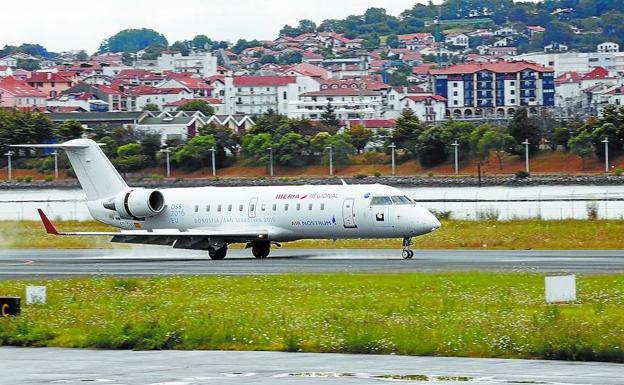 El aeropuerto de Hondarribia ultima la ruta estival con Londres que se suspendió por la pandemia