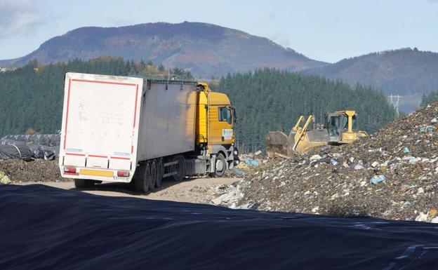 Euskadi busca cómo gestionar un excedente de 5 millones de toneladas de residuos industriales