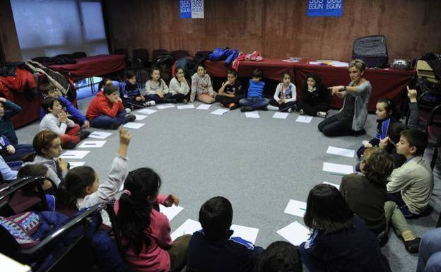 Haurrentzako egitarau zabala dakar Durangoko Azokak