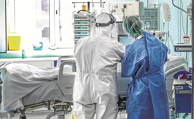 Osakidetza suspende vacaciones a sanitarios en Gipuzkoa por la alta presión