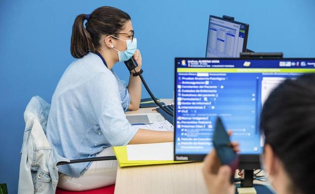 Los rastreadores no dan abasto para localizar a los contactos y atajar la escalada de contagios