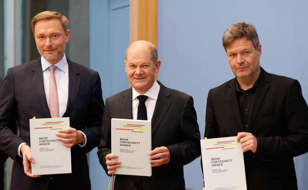 The signatories of the government agreement in Germany.
