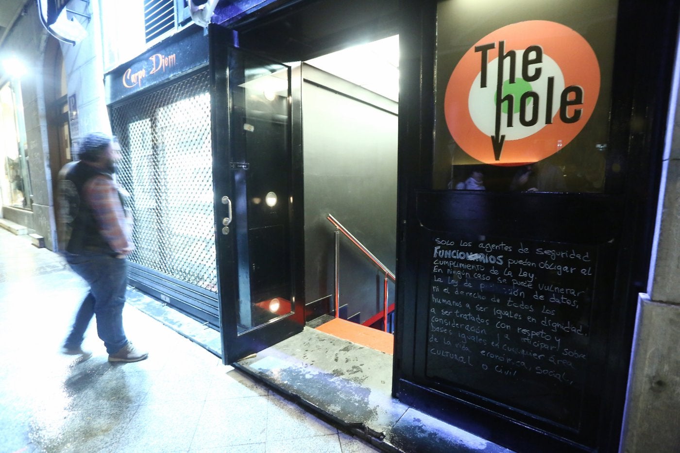 Donostia impone con dudas la primera sanción a un bar en Euskadi por no pedir el pasaporte covid