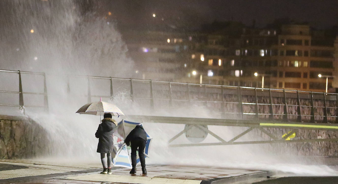 La lluvia no da tregua: Euskalmet activa la alerta naranja para este jueves y viernes
