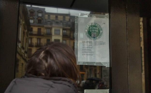 Sancionan al pub donostiarra que se negó a pedir el pasaporte covid