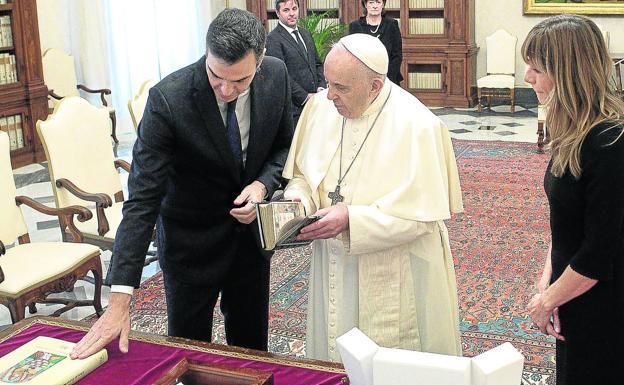 Sánchez busca fortalecer su interlocución con el Vaticano al situar a Celaá como embajadora