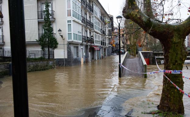 «Vimos que el río cogía mucha fuerza y subimos todo el material a las alturas»