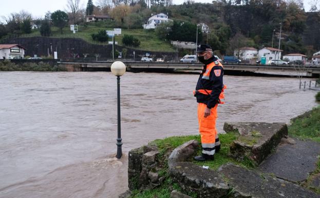 Las riadas anegan Gipuzkoa en las peores inundaciones en 10 años