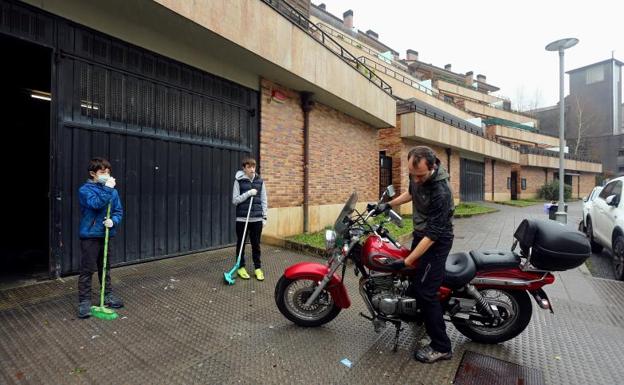 Los vecinos de Mendaro hacen recuento de daños pero respiran ya tranquilos