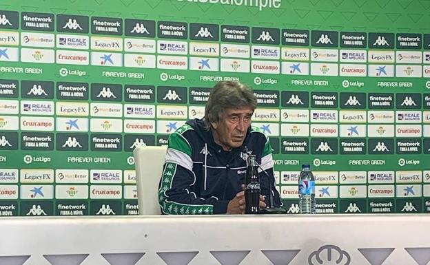 Pellegrini: «La Real tiene una gran plantilla pero las bajas de Silva y Merino son importantes»