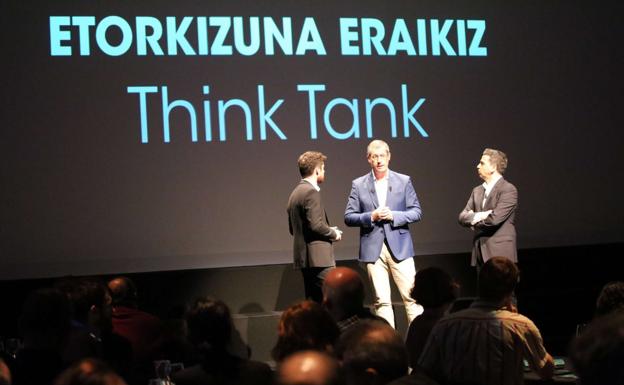 Un congreso con expertos internacionales analiza el alcance de Etorkizuna Eraikiz en Donostia