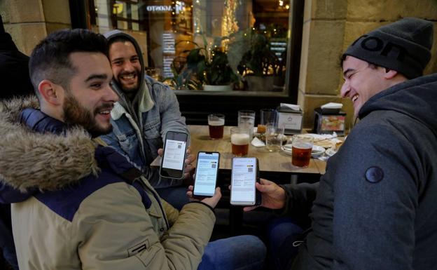 Perdidos en la obtención del pase covid