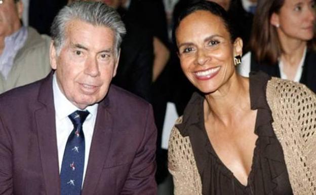 La mujer de Manolo Santana ensalza su humildad y su legado