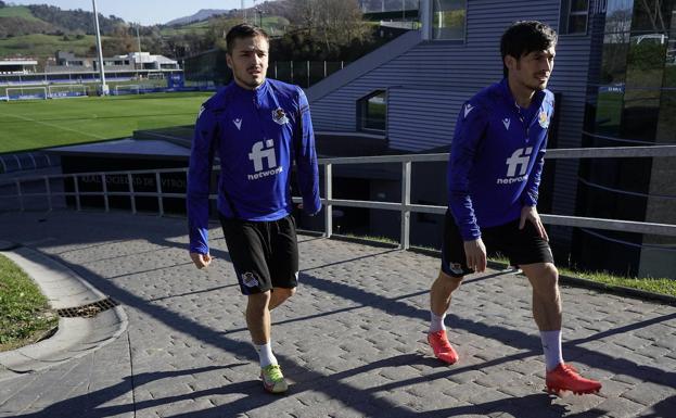 Mikel Merino, David Silva y Ander Barrenetxea se unen al grupo en el entrenamiento de la Real Sociedad