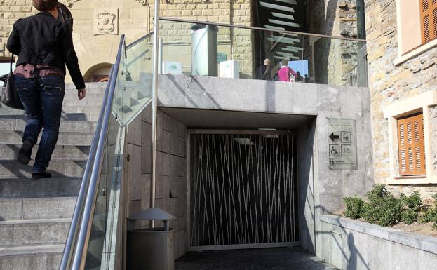 El ascensor del Aquarium estará unos días inoperativo