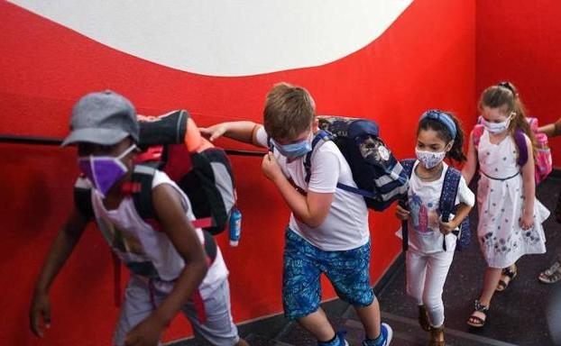 Nuevo protocolo en Primaria: ¿Confinan a todo el aula? ¿Cuántos test de saliva hay que hacer?