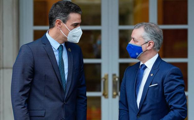 Urkullu pide por carta a Sánchez estudiar «medidas comunes» para frenar la sexta ola