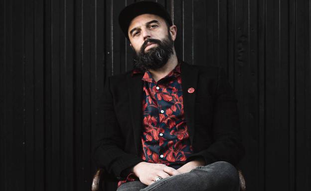 Serge zarauztarrak 'Leihotik mundura' diskoa kaleratu du