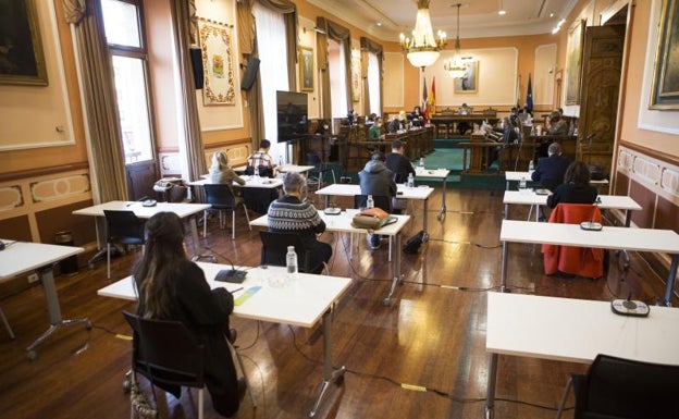 El Pleno del Ayuntamiento aprueba las siete nuevas plazas de agente de Policía Local