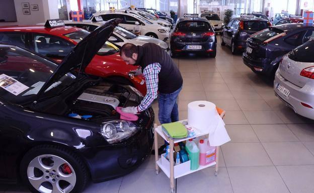 La calculadora de la OCU para saber si te toca una indemnización por la compra de tu coche