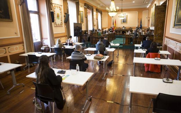 El Pleno da luz verde a la creación de siete nuevas plazas de policía municipal