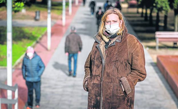«El ómicron nos ha pegado un sopapo y sólo con la mascarilla no se va a parar»