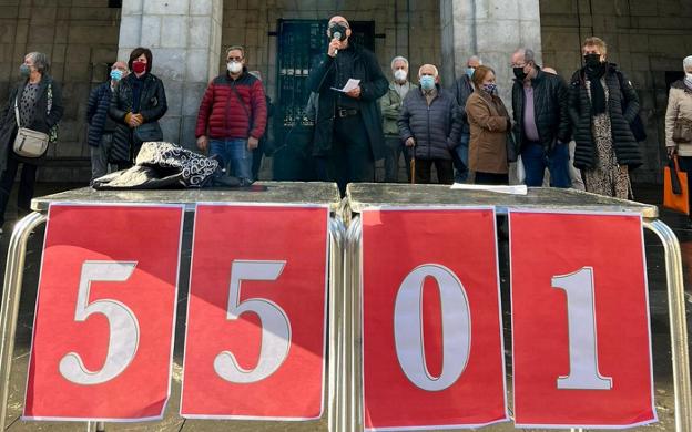 5.501 firmas en apoyo a la recuperación del servicio de urgencias del ambulatorio