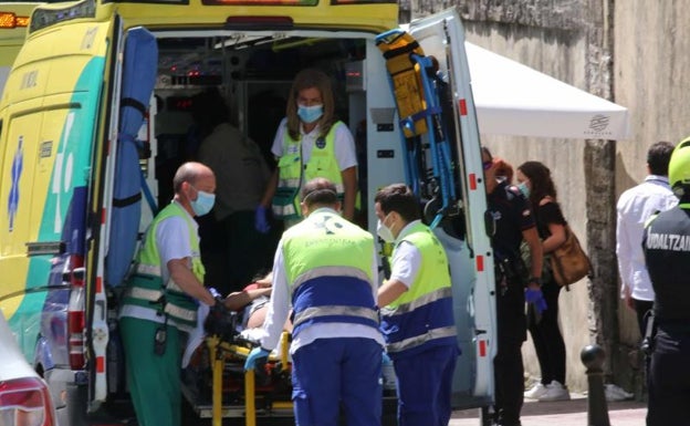 Multa de 6.000 euros por twittear un vídeo de una agresión machista en Eibar sin pixelizar a la víctima y a su hijo