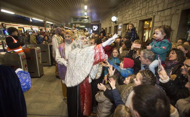 Irun celebrará la cabalgata de Reyes con algunos cambios y Donostia mantiene la incógnita