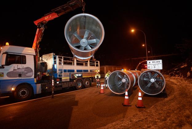 Reabren al tráfico por las noches los túneles de Belate y Almandoz