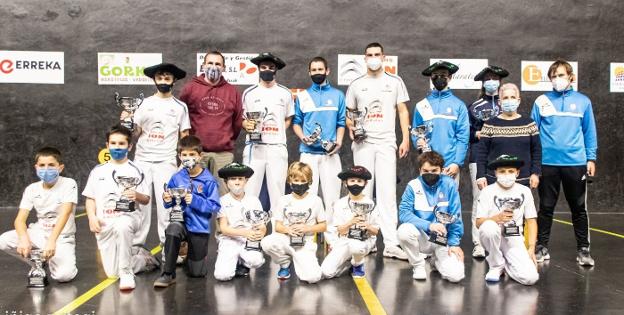 El II Reyes Azkoitia Saria entregó siete txapelas