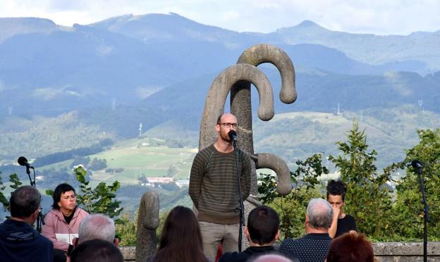 El talento de los bertsolaris regresa a Zubikoa en la víspera de Reyes