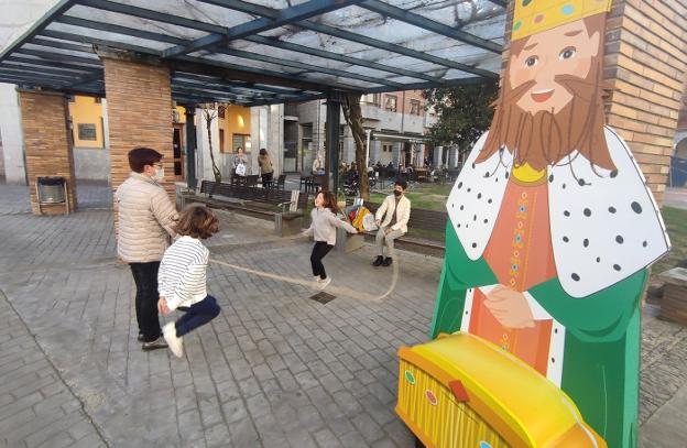 Melchor, Gaspar y Baltasar protagonizan hoy una visita express a Elgoibar