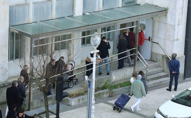 Facua denuncia recortes en los horarios de algunos ambulatorios de Gipuzkoa