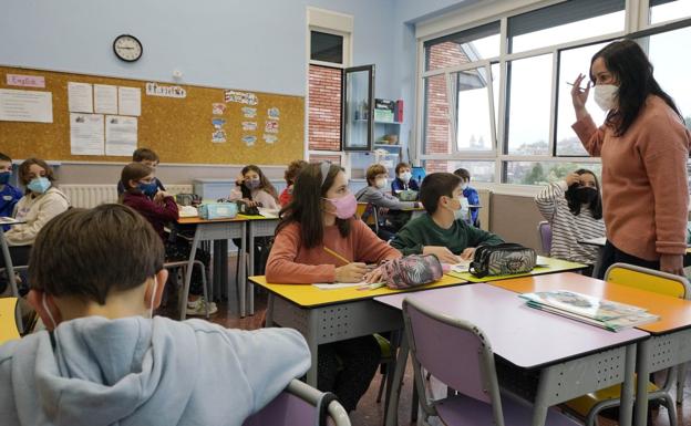 Las familias piden algún tipo de control a los alumnos de aulas con contagios