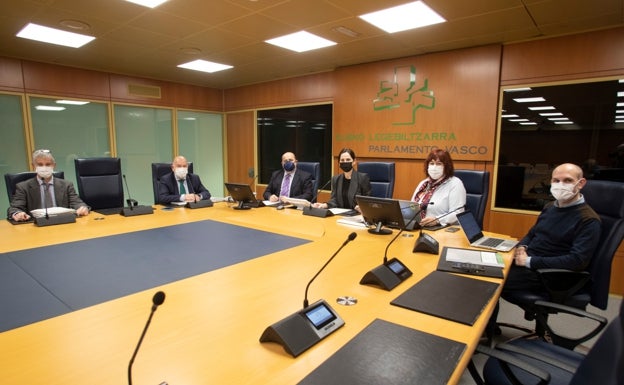 La Mesa del Parlamento Vasco desoye a EH Bildu y Podemos y rechaza habilitar enero