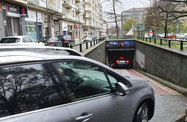 El Ayuntamiento se plantea mejorar la entrada y salida del parking de Pío XII