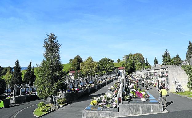 Ladrones de figuras en el cementerio de Irun